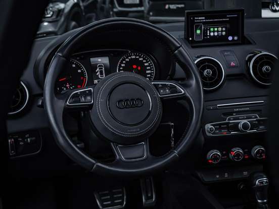 AUDI-A1-1.8 TFSI SPORTBACK AMBITION GASOLINA 4P S-TRONIC AUDI-A1-2015