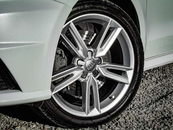 AUDI-A1-1.8 TFSI SPORTBACK AMBITION GASOLINA 4P S-TRONIC AUDI-A1-2015