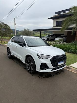 AUDI Q3 2.0 40 TFSI GASOLINA PERFORMANCE BLACK PLUS QUATTRO TIPTRONIC