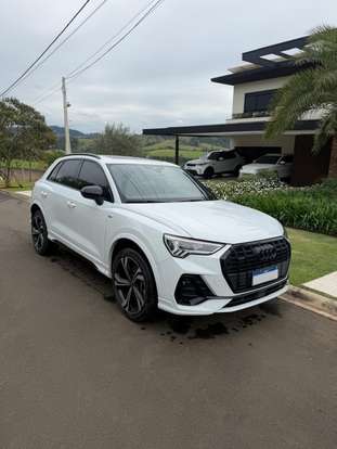 AUDI-Q3-2024