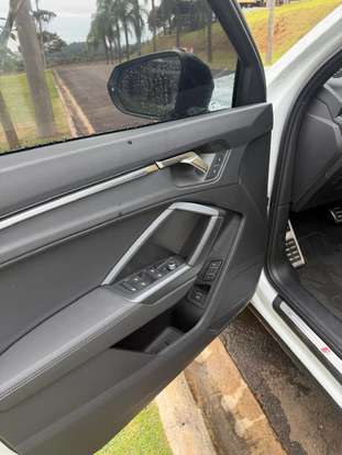 AUDI-Q3-2024