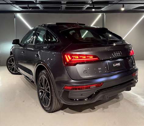 AUDI-Q5-2021