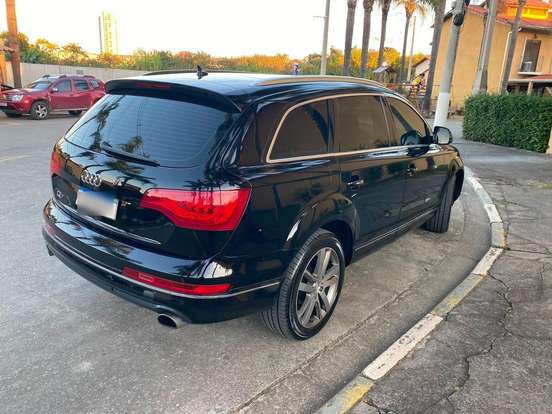 AUDI-Q7-2013