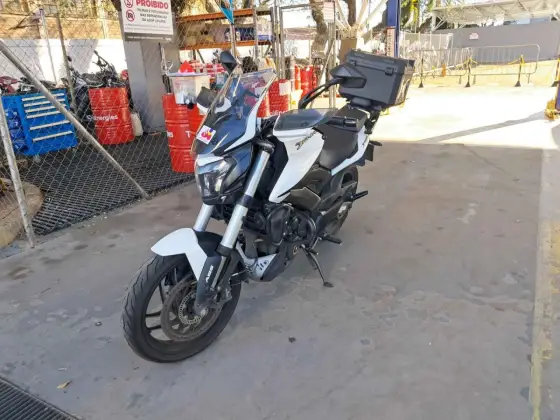 BAJAJ DOMINAR 400 