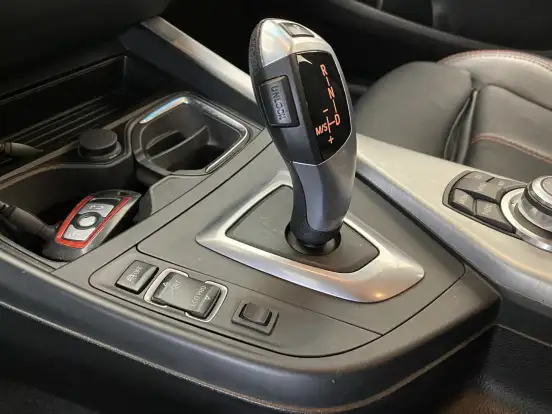 BMW-118i-2013