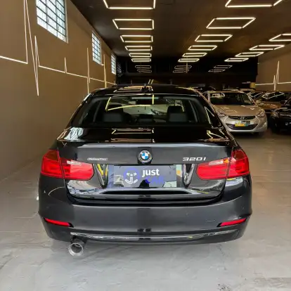 BMW-320i-2015