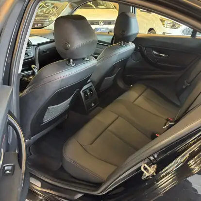 BMW-320i-2015