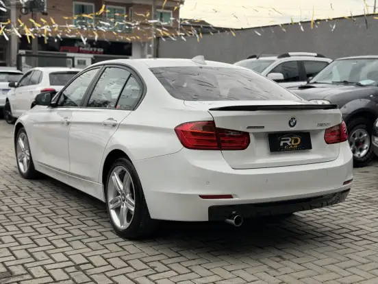 BMW-320i-2014