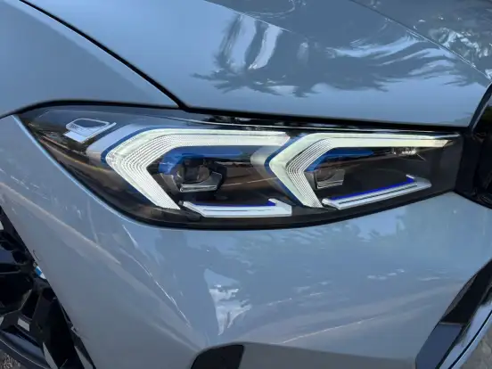 BMW-320i-2025