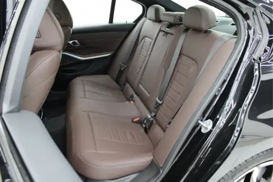 BMW-320i-2025