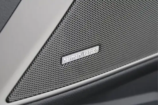 BMW-320i-2025