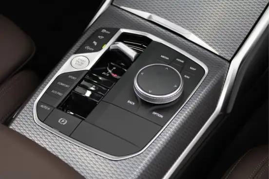 BMW-320i-2025