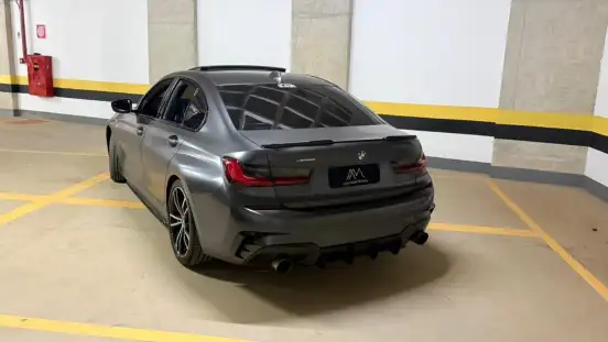 BMW-320i-2021