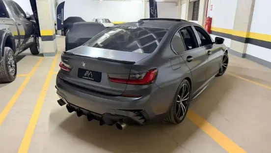 BMW-320i-2021