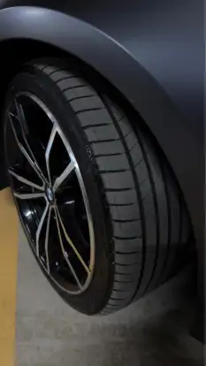 BMW-320i-2021
