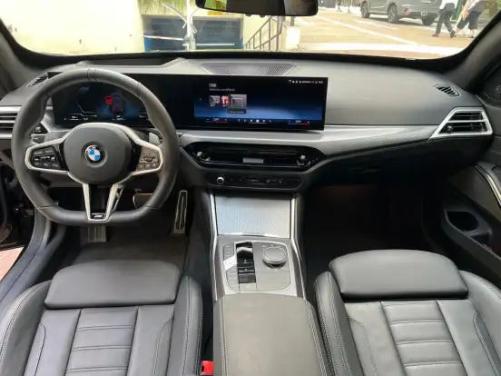 BMW-320i-2025