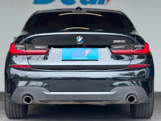 BMW-320i-2021