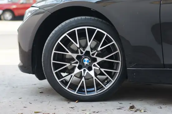 BMW-320i-2014