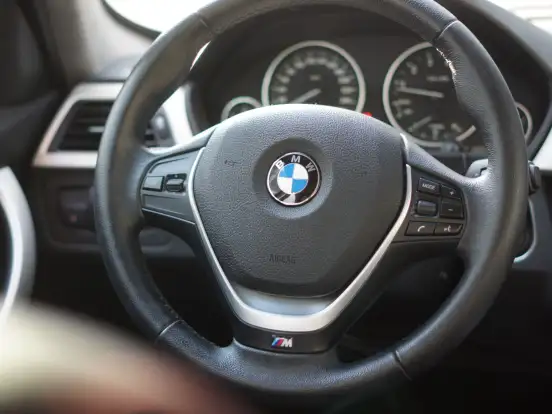 BMW-320i-2.0 SPORT GP 16V TURBO GASOLINA 4P AUTOMÁTICO BMW-320i-2014