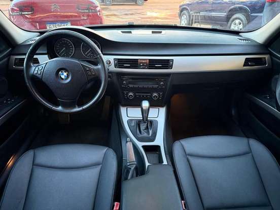 BMW-320i-2007