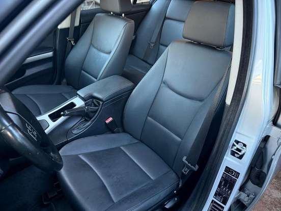 BMW-320i-2007