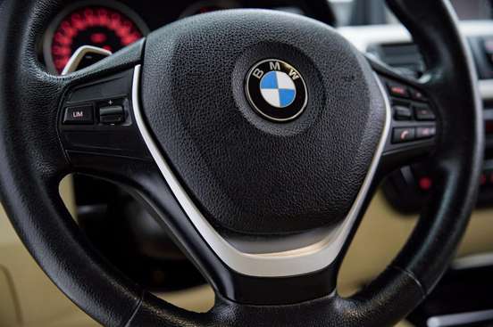 BMW-320i-2014