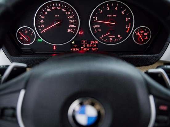 BMW-320i-2.0 16V TURBO ACTIVE FLEX 4P AUTOMÁTICO BMW-320i-2014