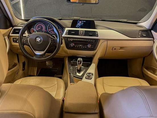 BMW-320i-2014