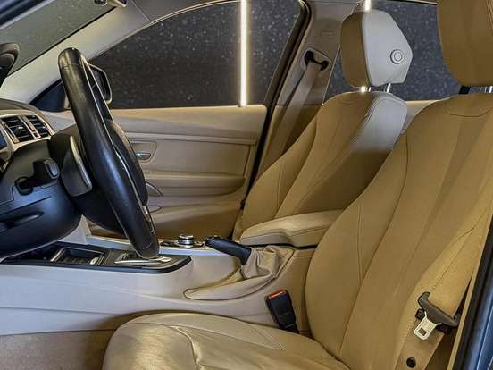 BMW-320i-2014