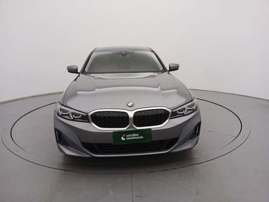 BMW-320i-2023
