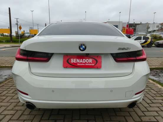 BMW-320i-2024