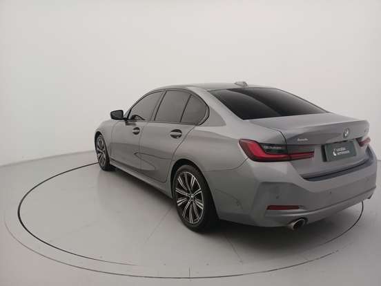 BMW-320i-2023