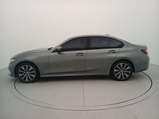 BMW-320i-2023