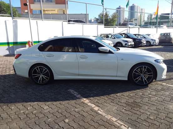 BMW-320i-2024