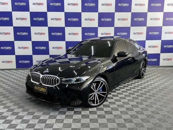 BMW-320i-2022