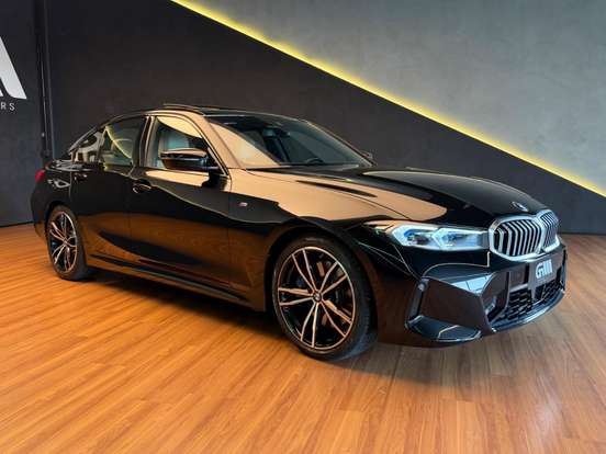 BMW-320i-2023