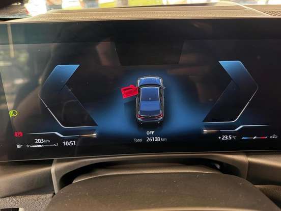 BMW-320i-2023