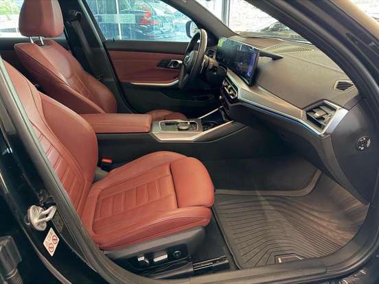 BMW-320i-2023