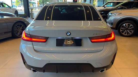 BMW-320i-2023