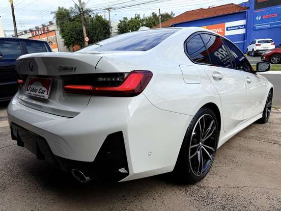 BMW-320i-2024
