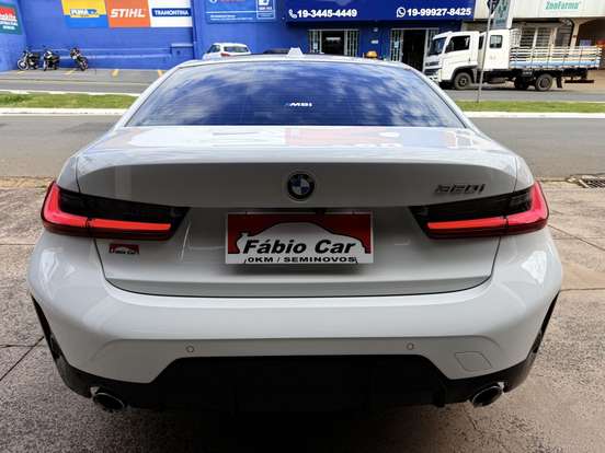 BMW-320i-2024