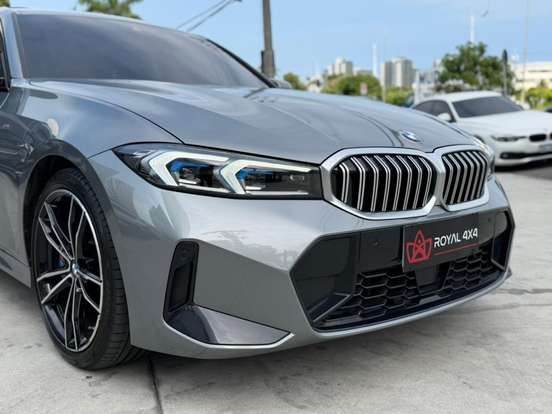 BMW-320i-2023