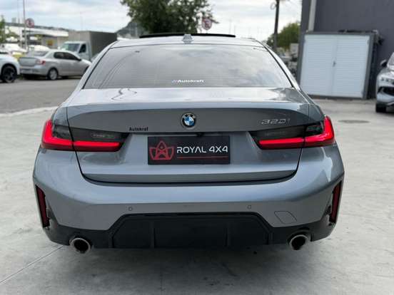 BMW-320i-2023
