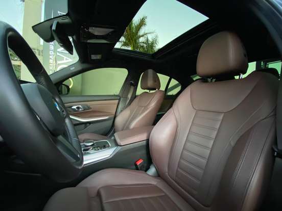 BMW-320i-2024
