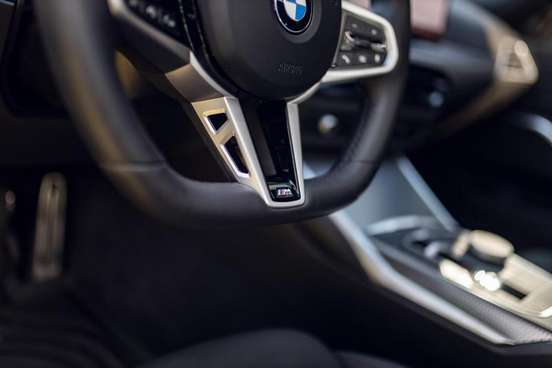 BMW-320i-2025