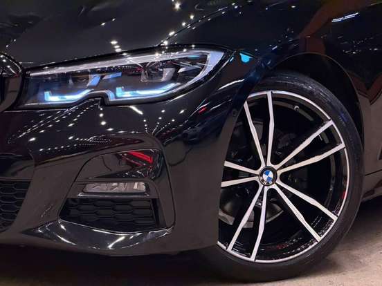 BMW-320i-2021
