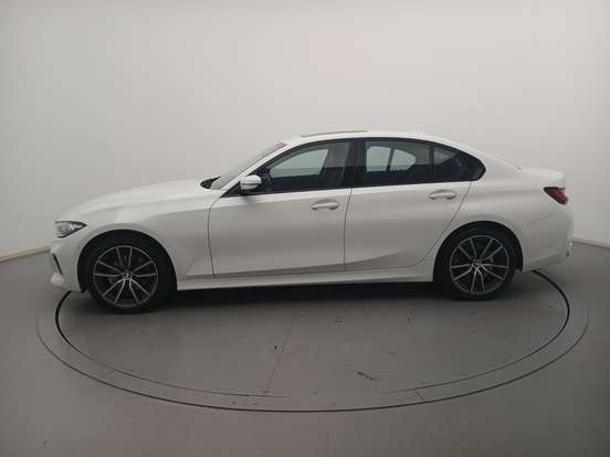 BMW-320i-2023