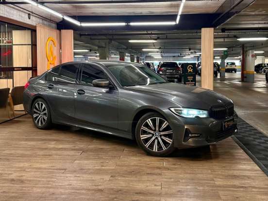 BMW-320i-2021