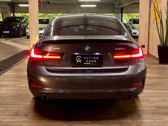 BMW-320i-2021