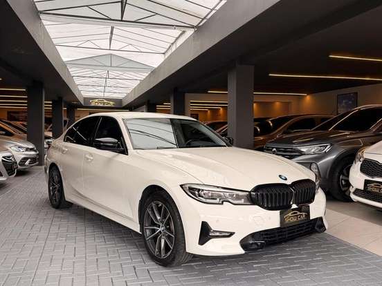 BMW-320i-2019
